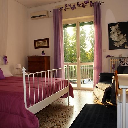 Mary'S Home Σαλέρνο Δωμάτιο φωτογραφία